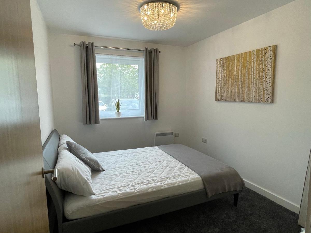 Moda Wigan - Stylish 2 Bed Apartment Central Wigan Kültér fotó