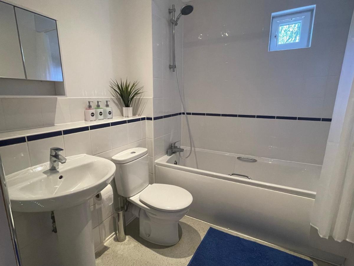 Moda Wigan - Stylish 2 Bed Apartment Central Wigan Kültér fotó